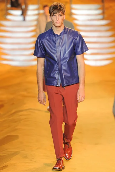 Look 2